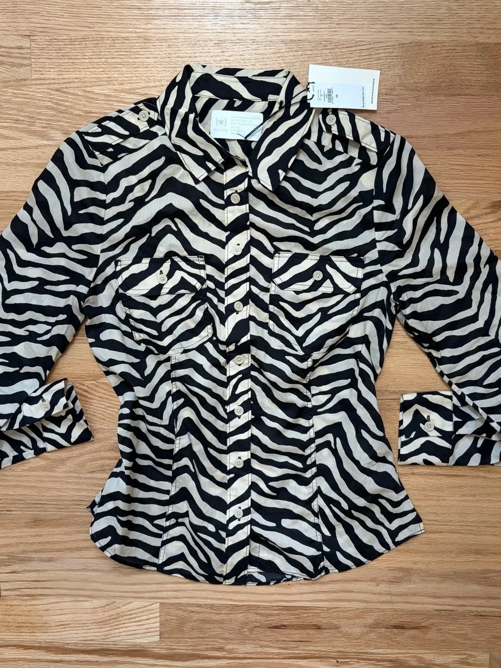 Banana Republic rails button